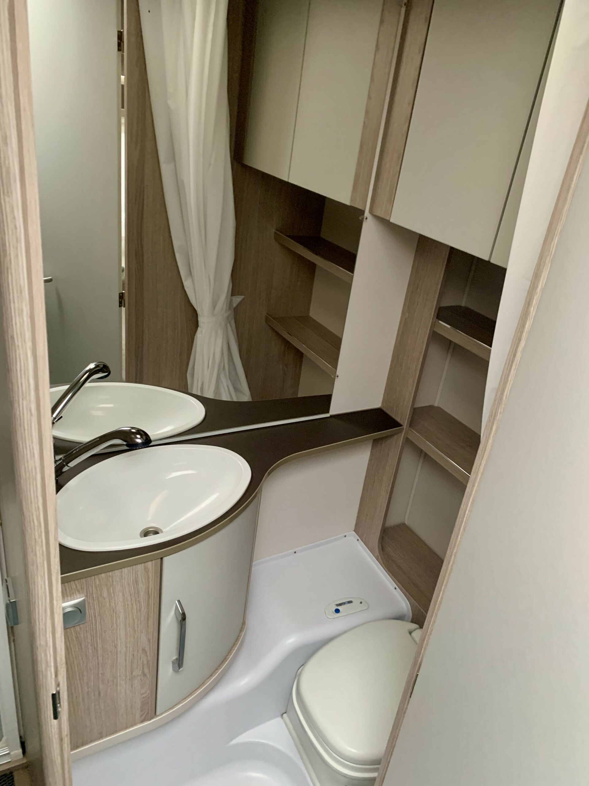 BURSTNER 395 TS PREMIO – Image 7