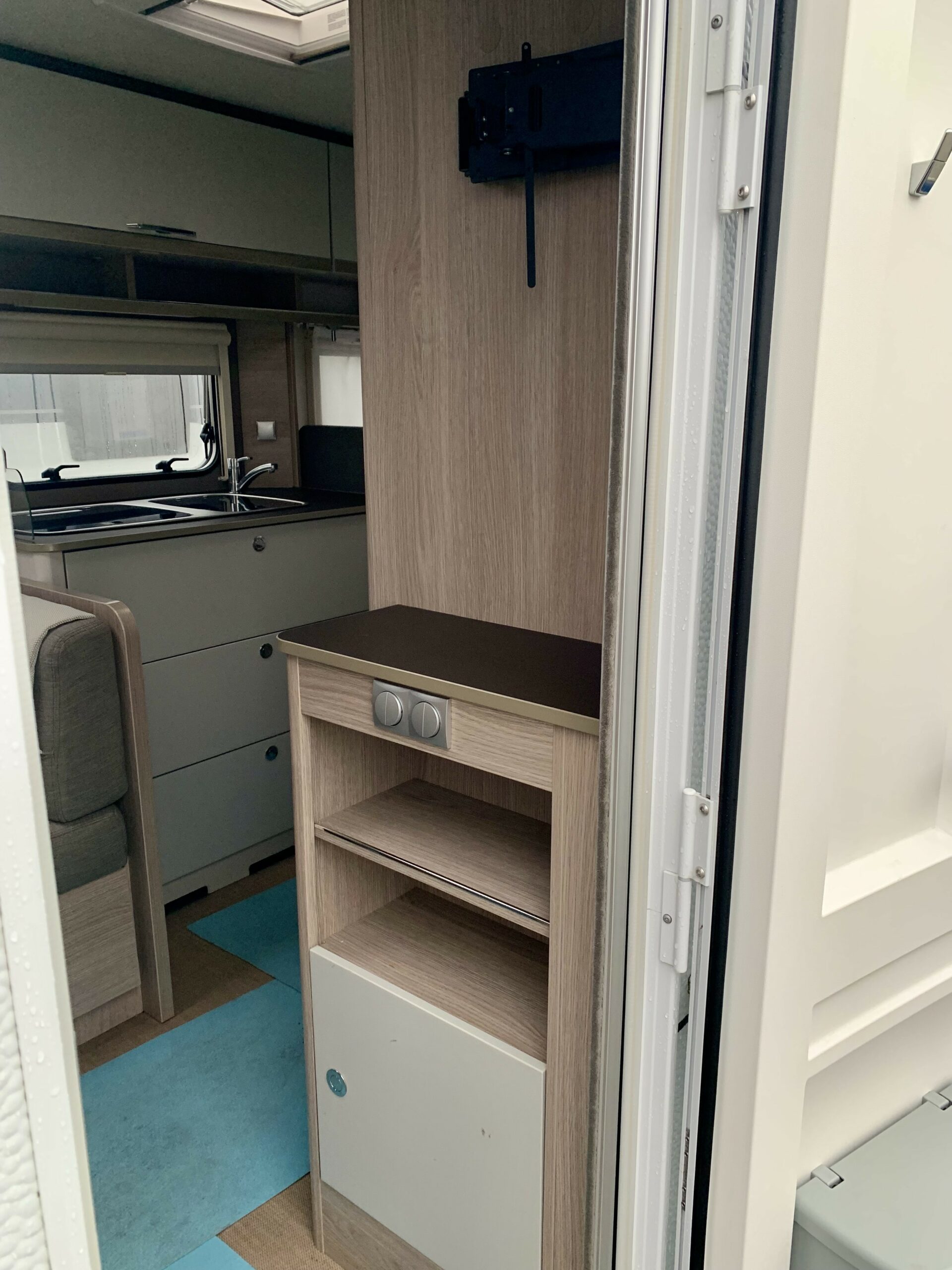 BURSTNER 395 TS PREMIO – Image 9