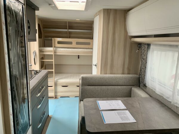 CARAVANE HOBBY 490 KMF DE LUXE – Image 4