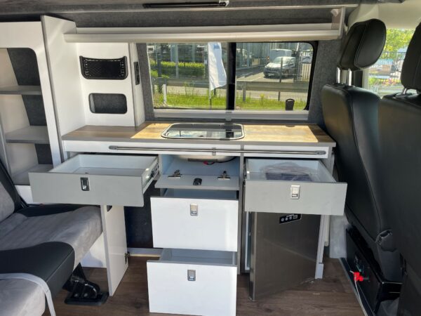VOLKSWAGEN TRANSPORTER – Image 2