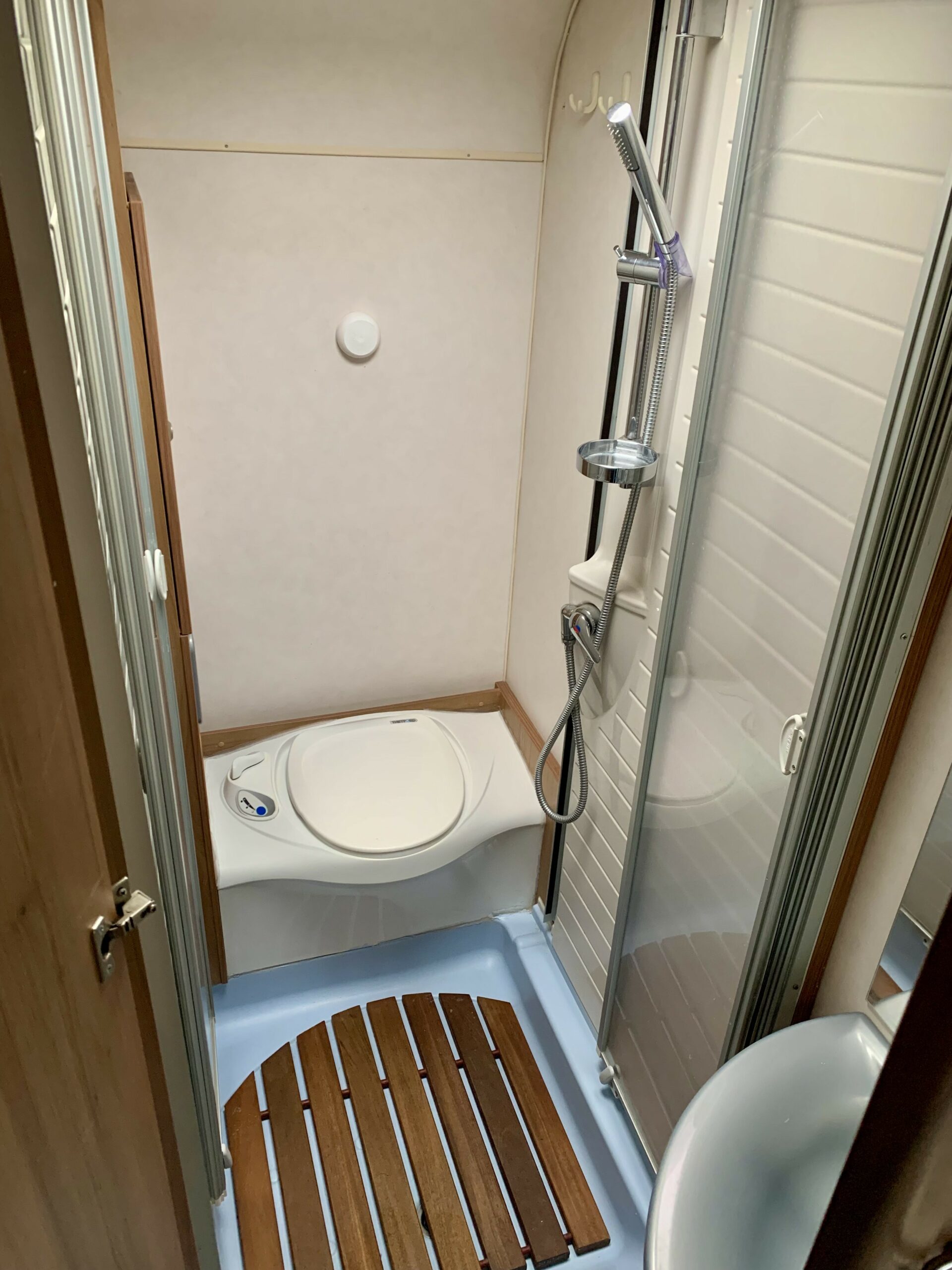 CAMPING-CAR BURSTNER NEXXO T610 – Image 10