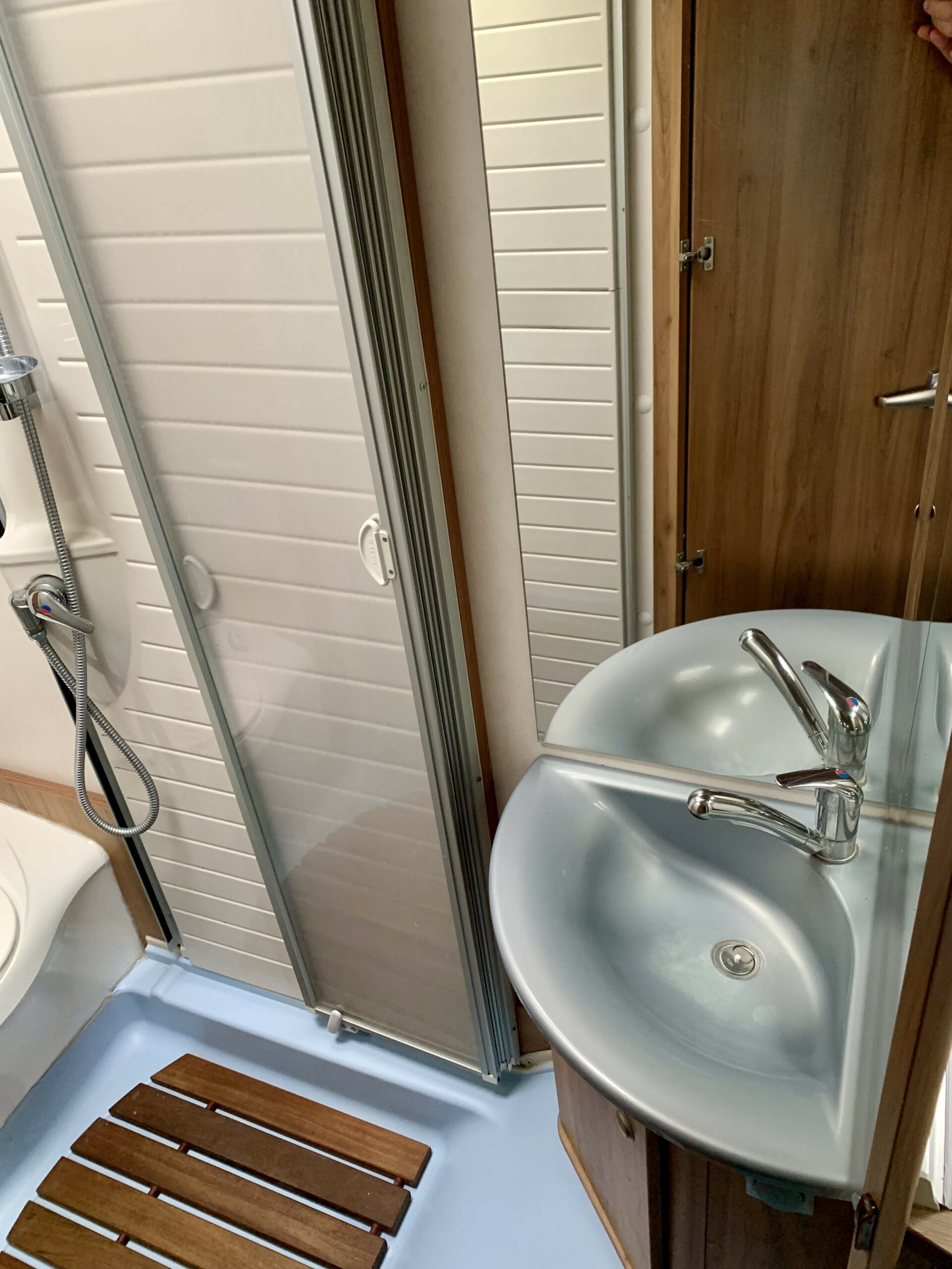 CAMPING-CAR BURSTNER NEXXO T610 – Image 11