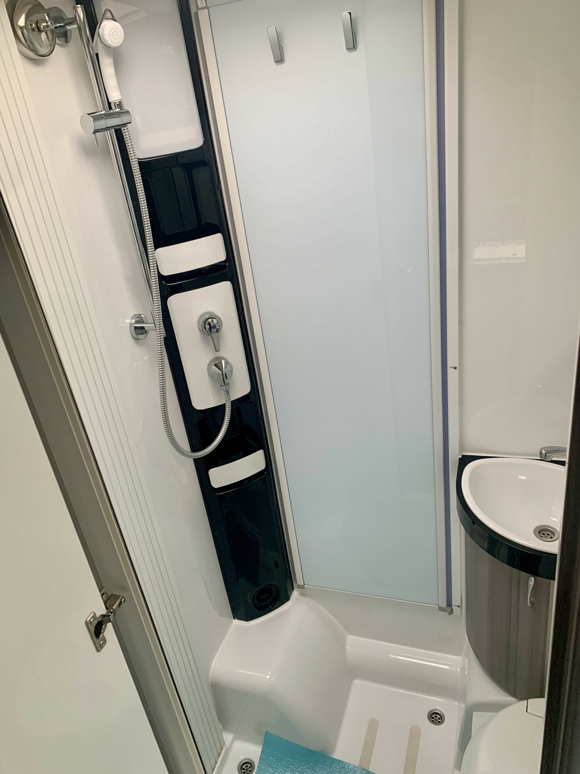 CAMPING-CAR HOBBY V65 GQ – Image 5