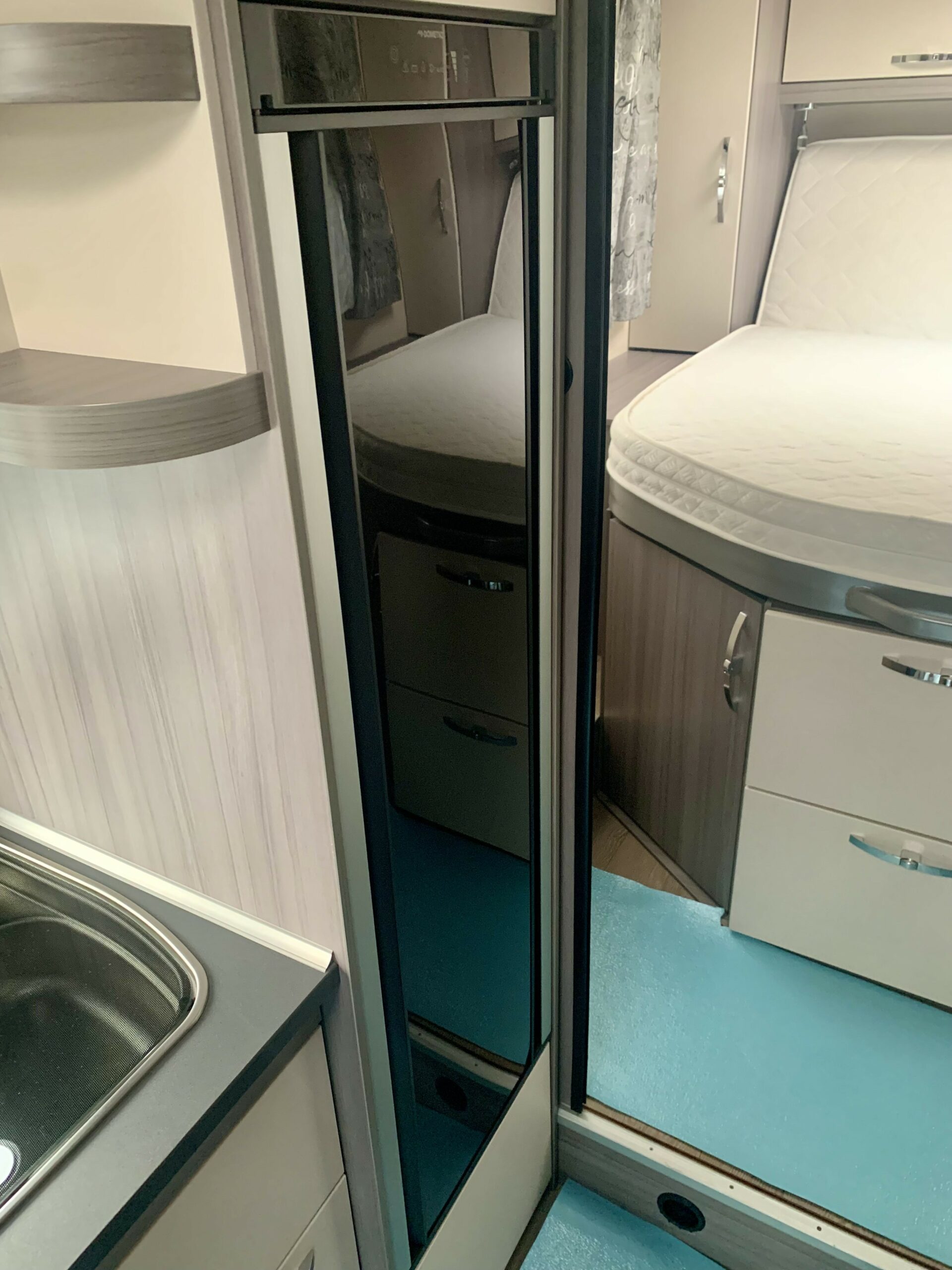 CAMPING-CAR HOBBY V65 GQ – Image 7