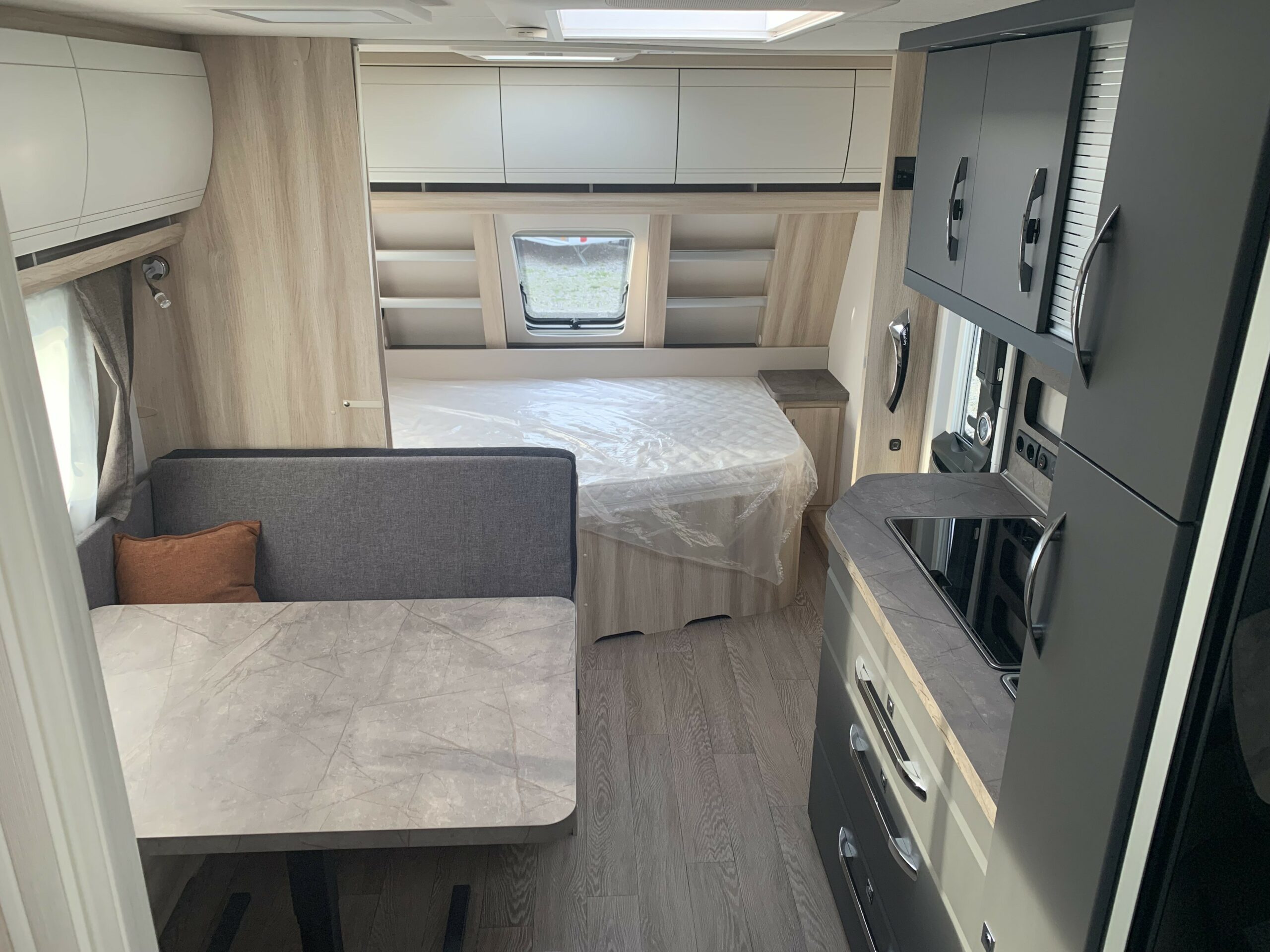 CARAVANE HOBBY 545 KMF DE LUXE – Image 5