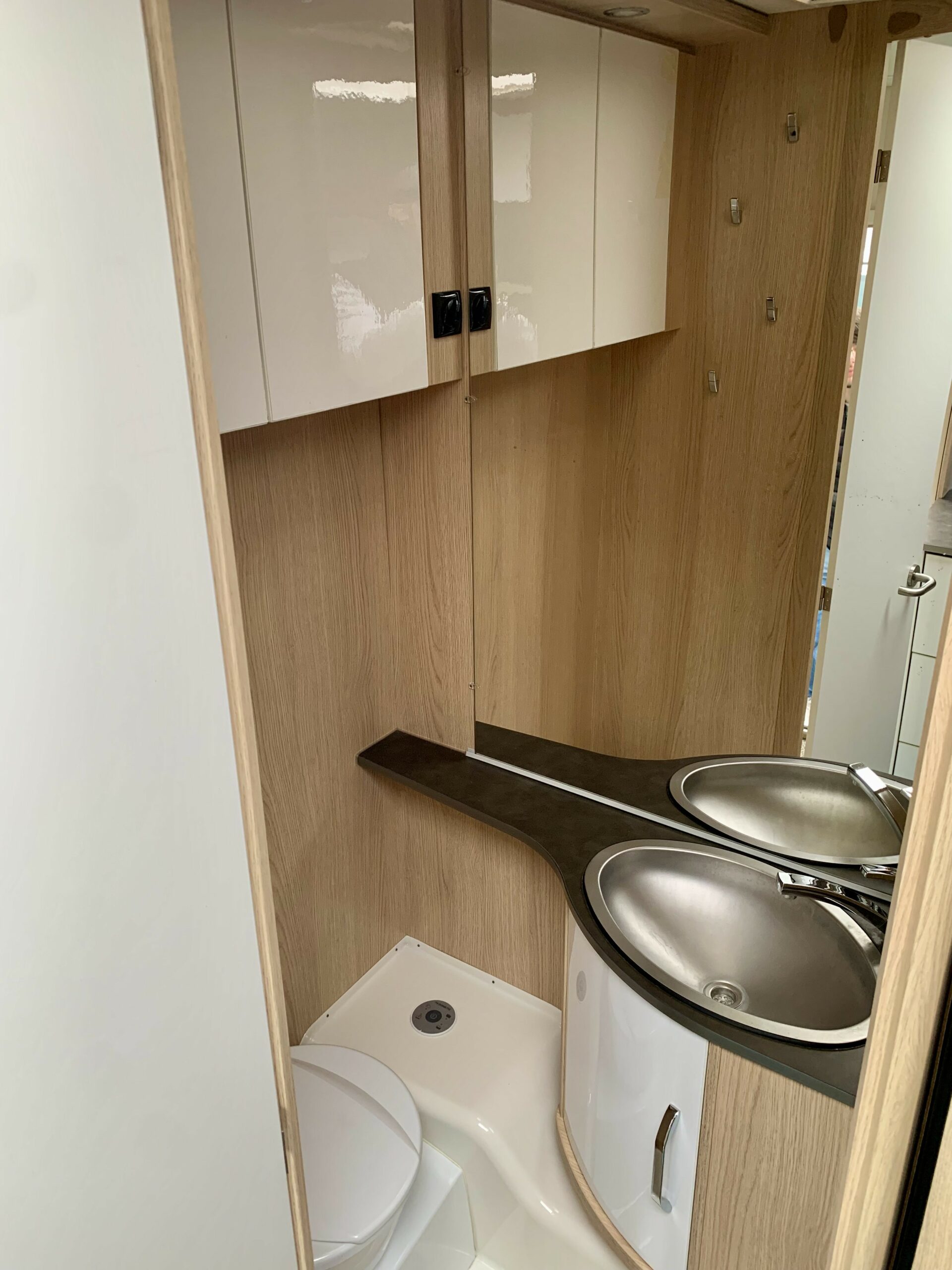 HYMER/ERIBA LIVING 555 XL – Image 8