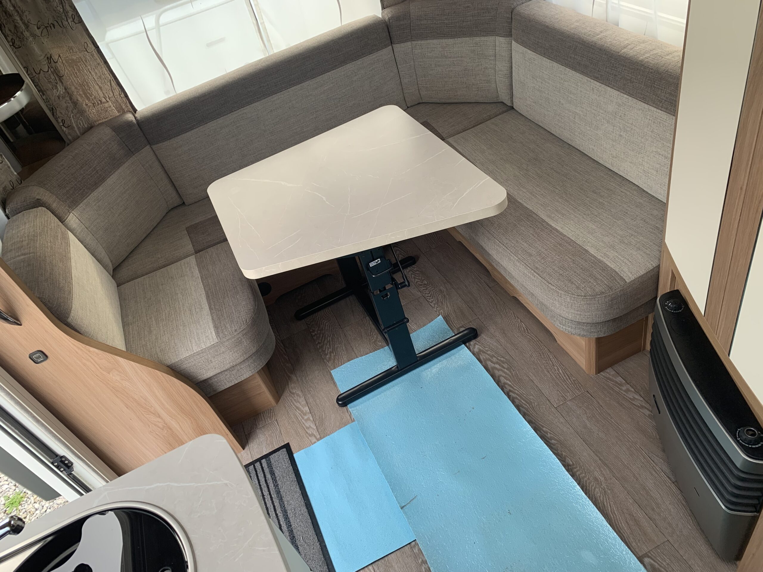 CARAVANE HOBBY 495 UL DE LUXE – Image 11