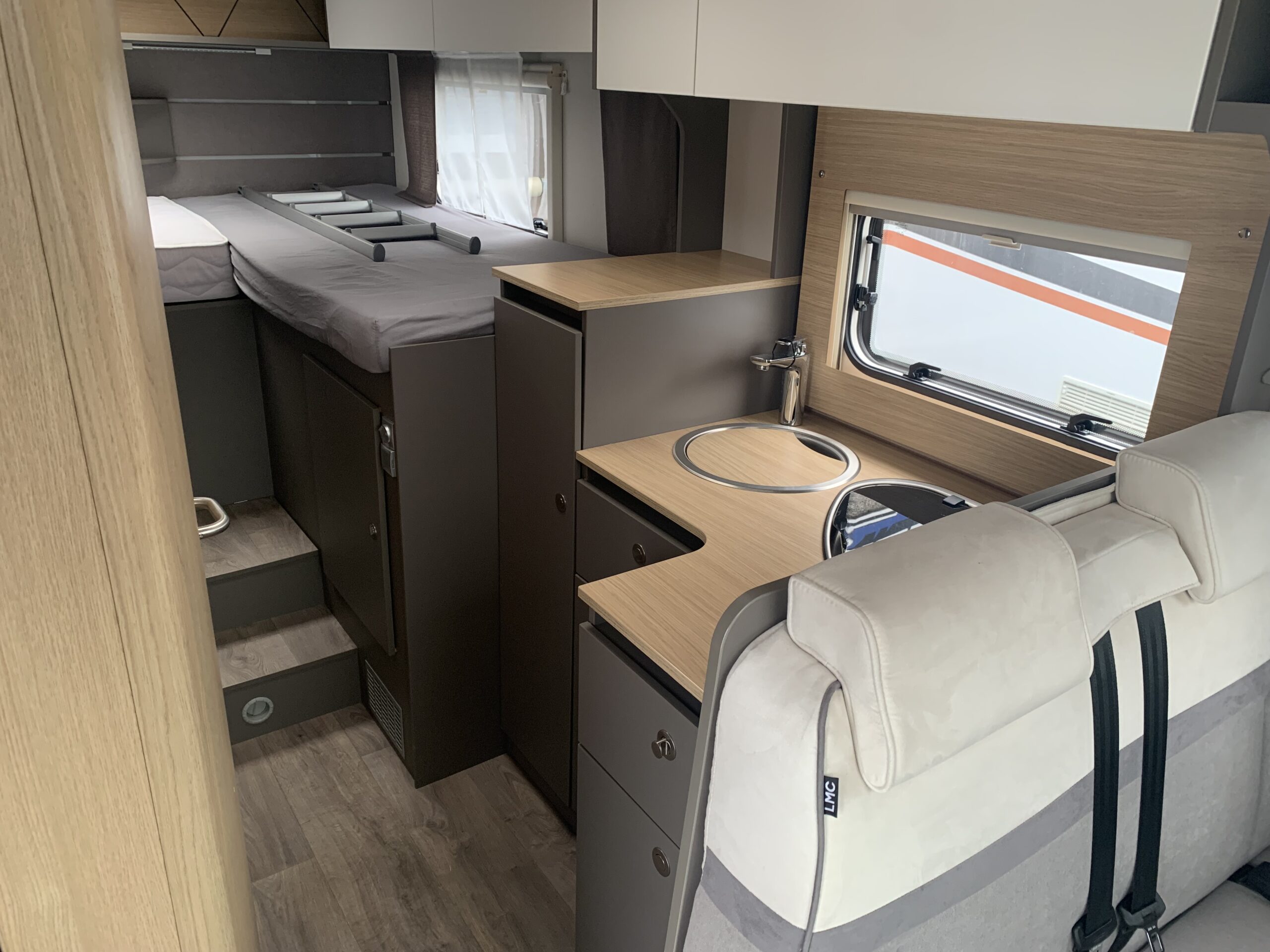 CAMPING-CAR LMC TOURER LIFT 660 G – Image 3