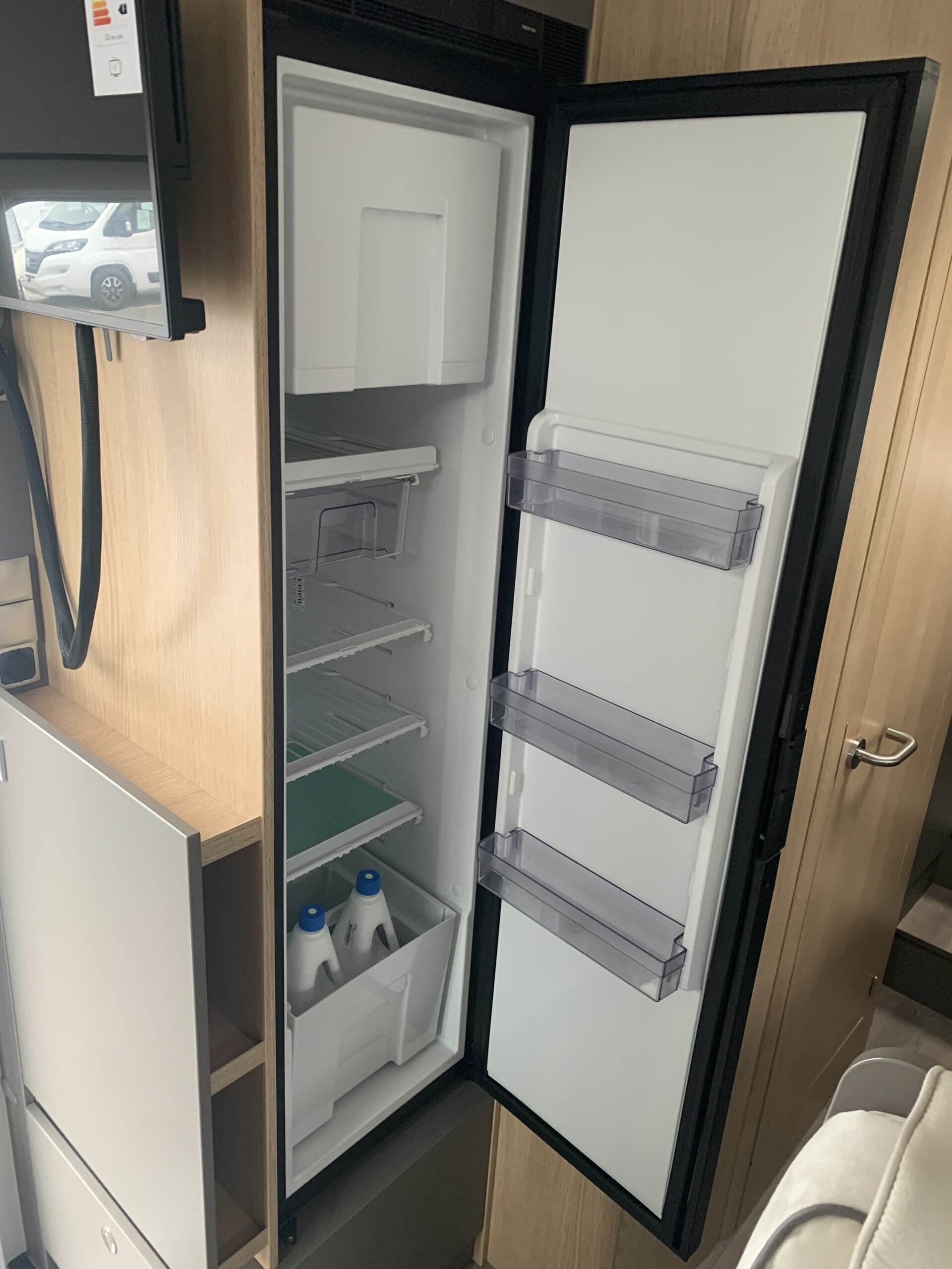 CAMPING-CAR LMC TOURER LIFT 660 G – Image 7