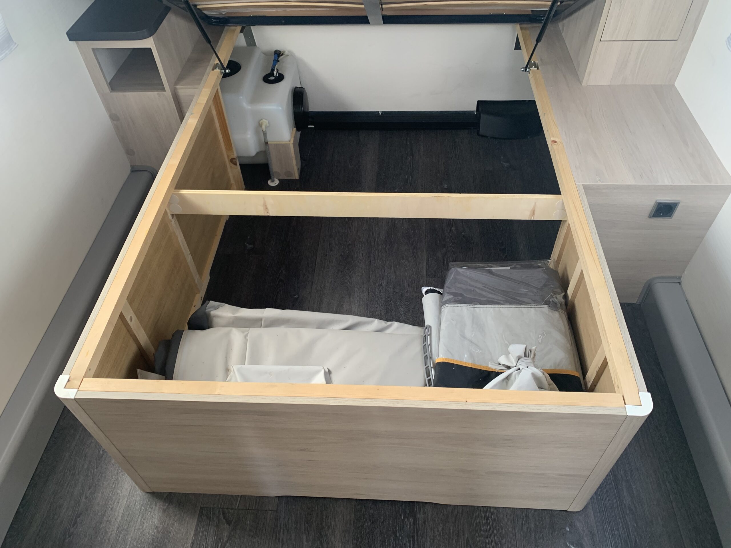 CARAVANE CARAVELAIR ANTARES LUXE 460 – Image 4