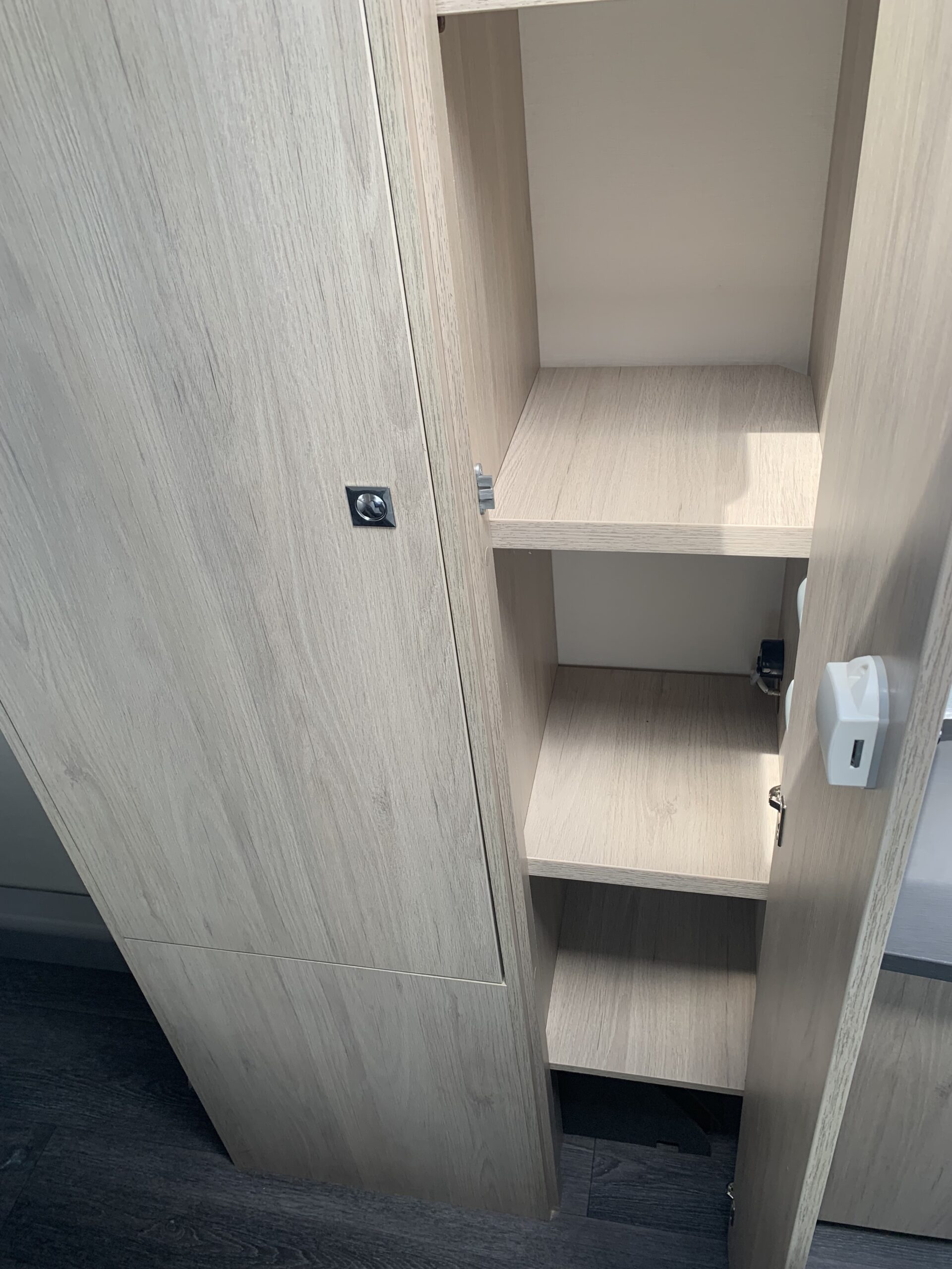 CARAVANE CARAVELAIR ANTARES LUXE 460 – Image 11