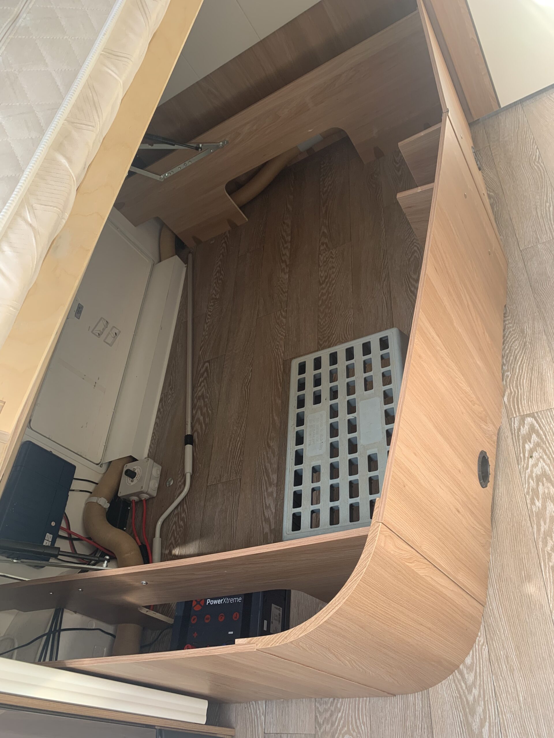 CARAVANE HOBBY 495 WFB DE LUXE – Image 8