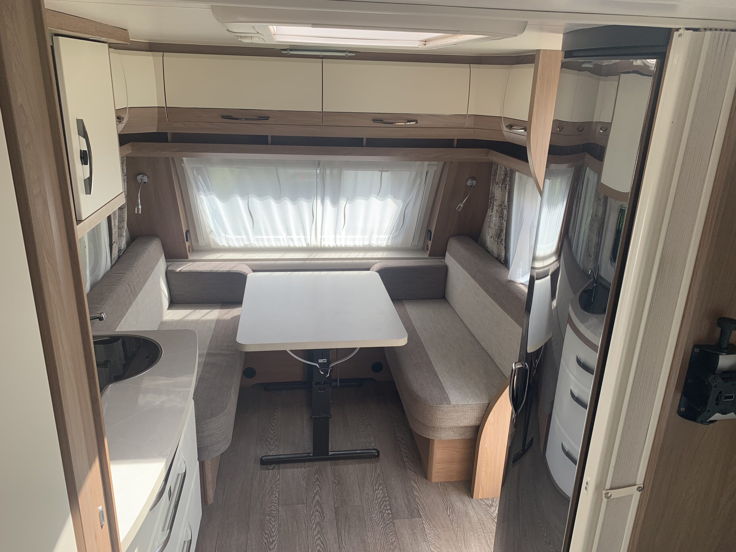 CARAVANE HOBBY 495 WFB DE LUXE – Image 10