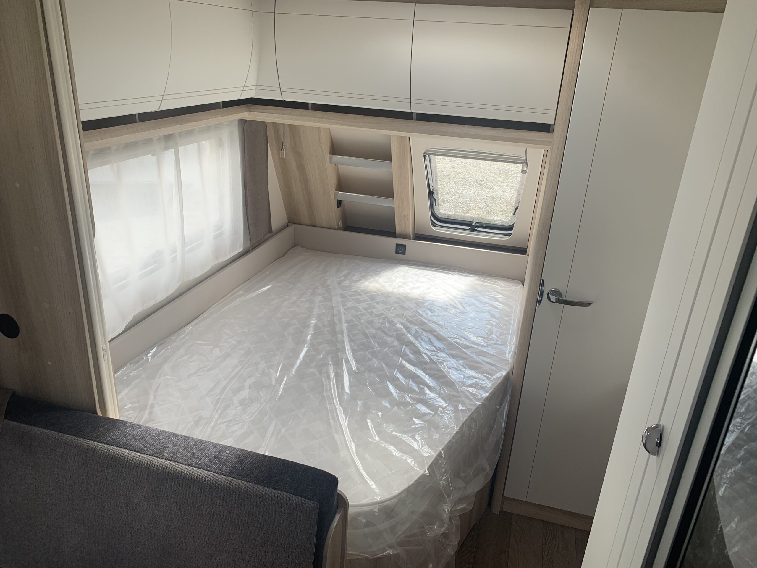CARAVANE HOBBY 400 SFE DE LUXE 2026 – Image 3