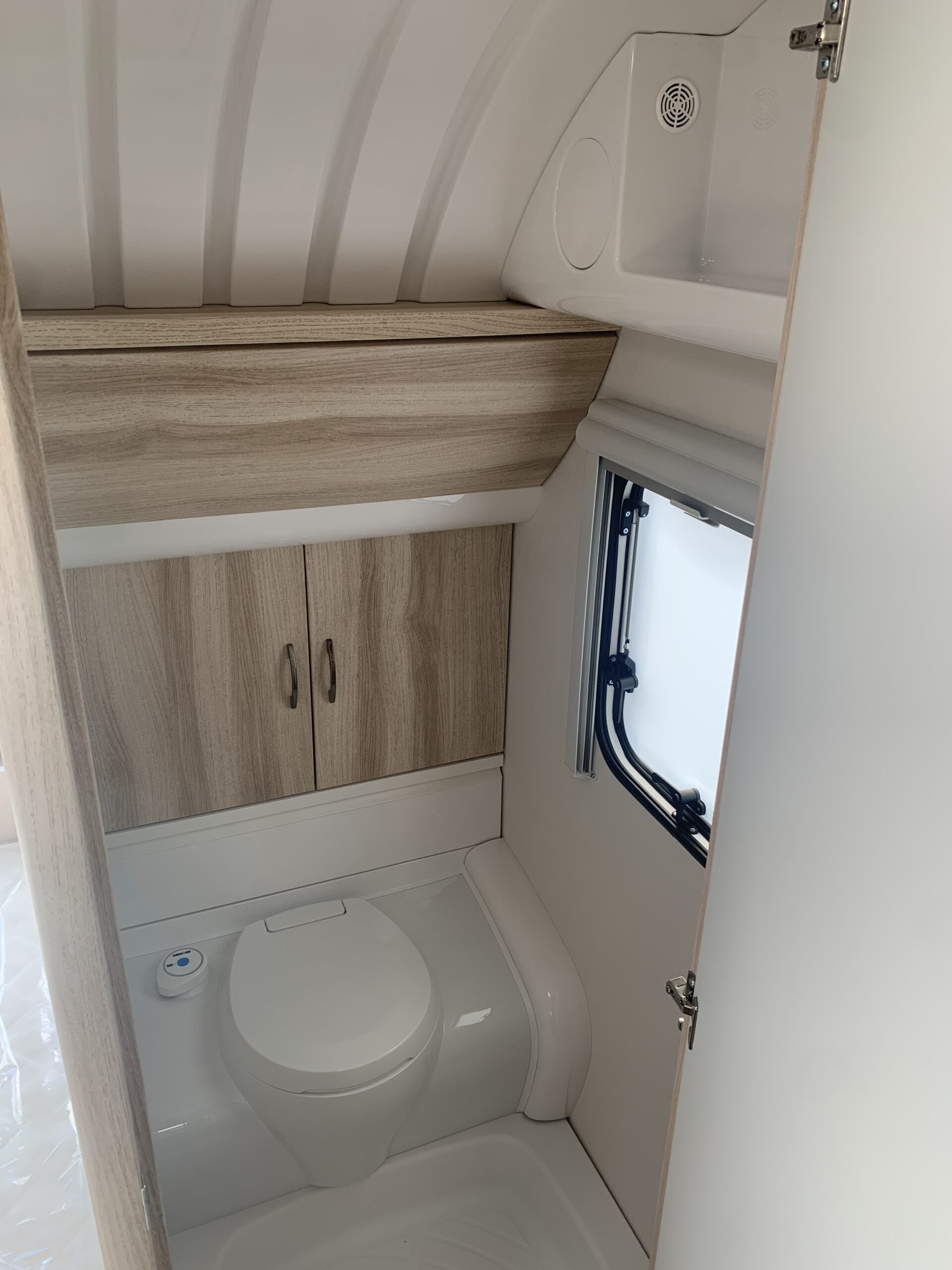 CARAVANE HOBBY 400 SFE DE LUXE 2026 – Image 6