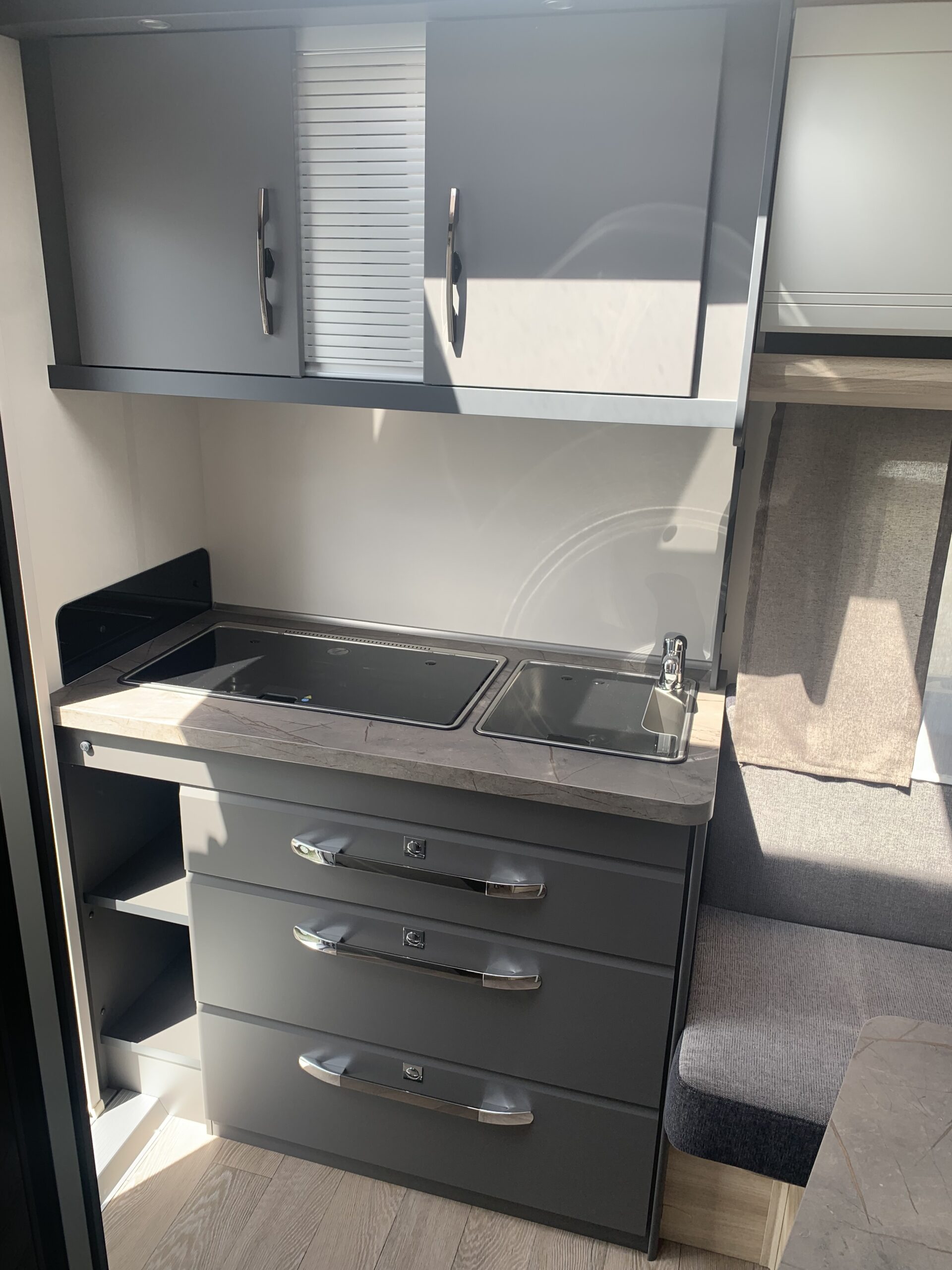 CARAVANE HOBBY 400 SFE DE LUXE 2026 – Image 9