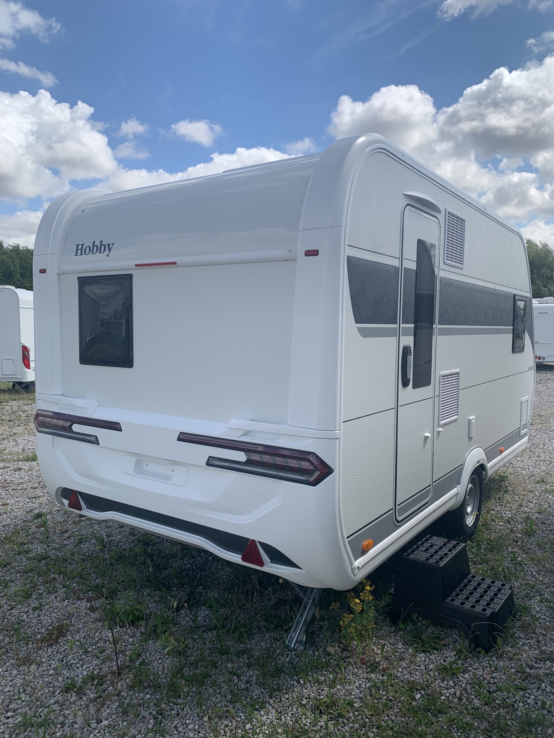 CARAVANE HOBBY 400 SFE DE LUXE 2026 – Image 14