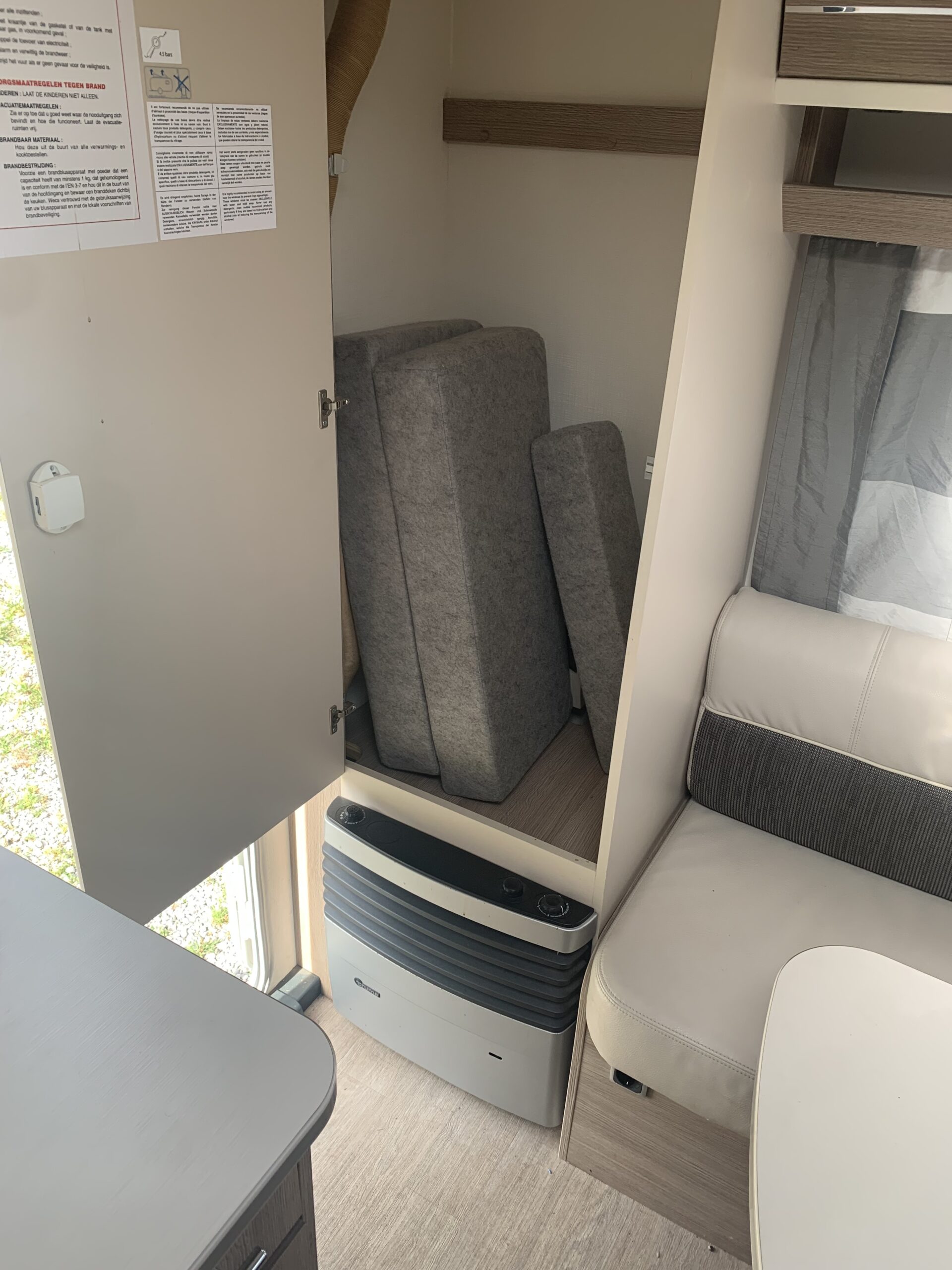 CARAVANE CARAVELAIR 420 ALLEGRA – Image 8
