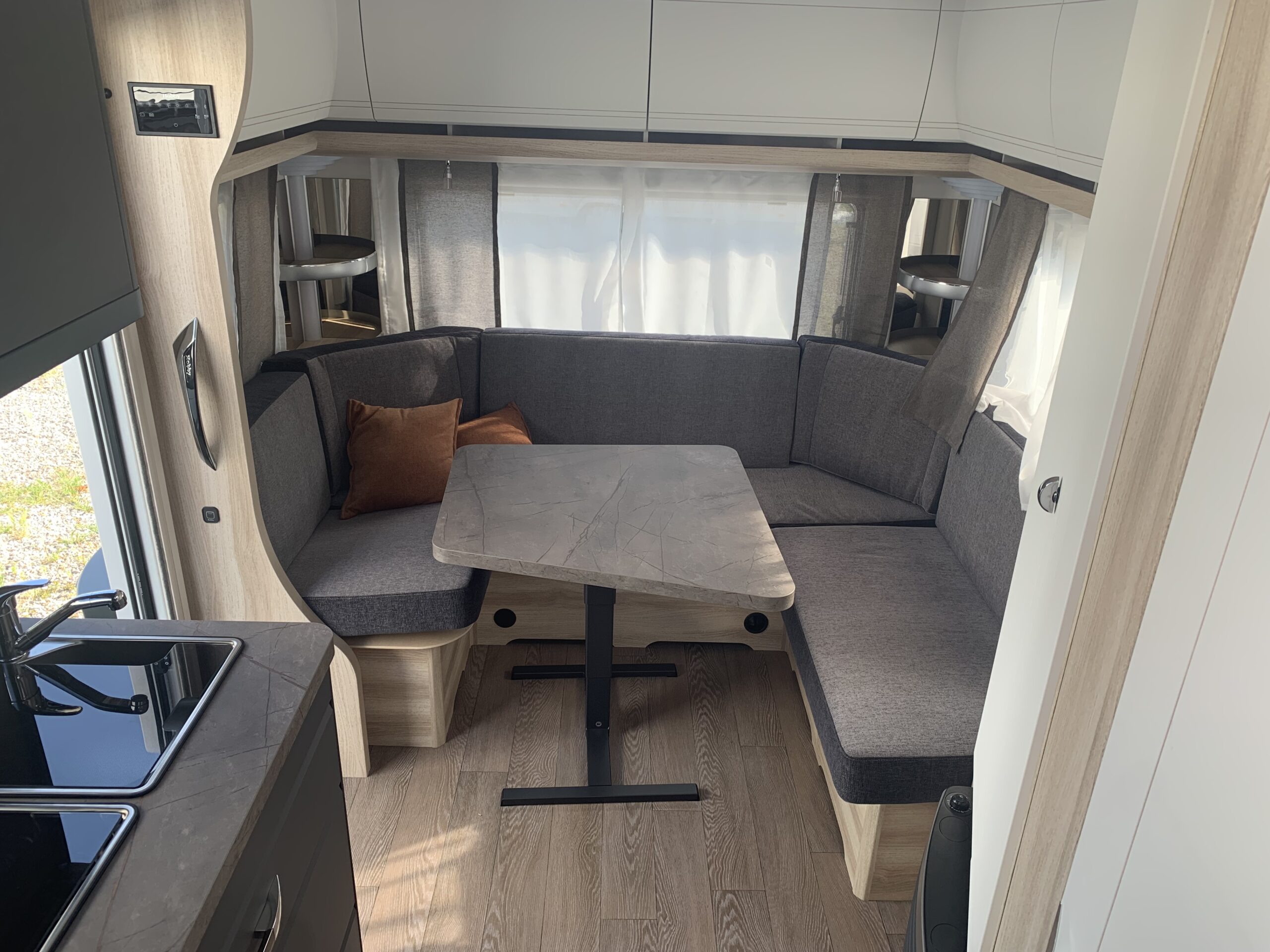 CARAVANE HOBBY 495 UL DE LUXE – Image 9