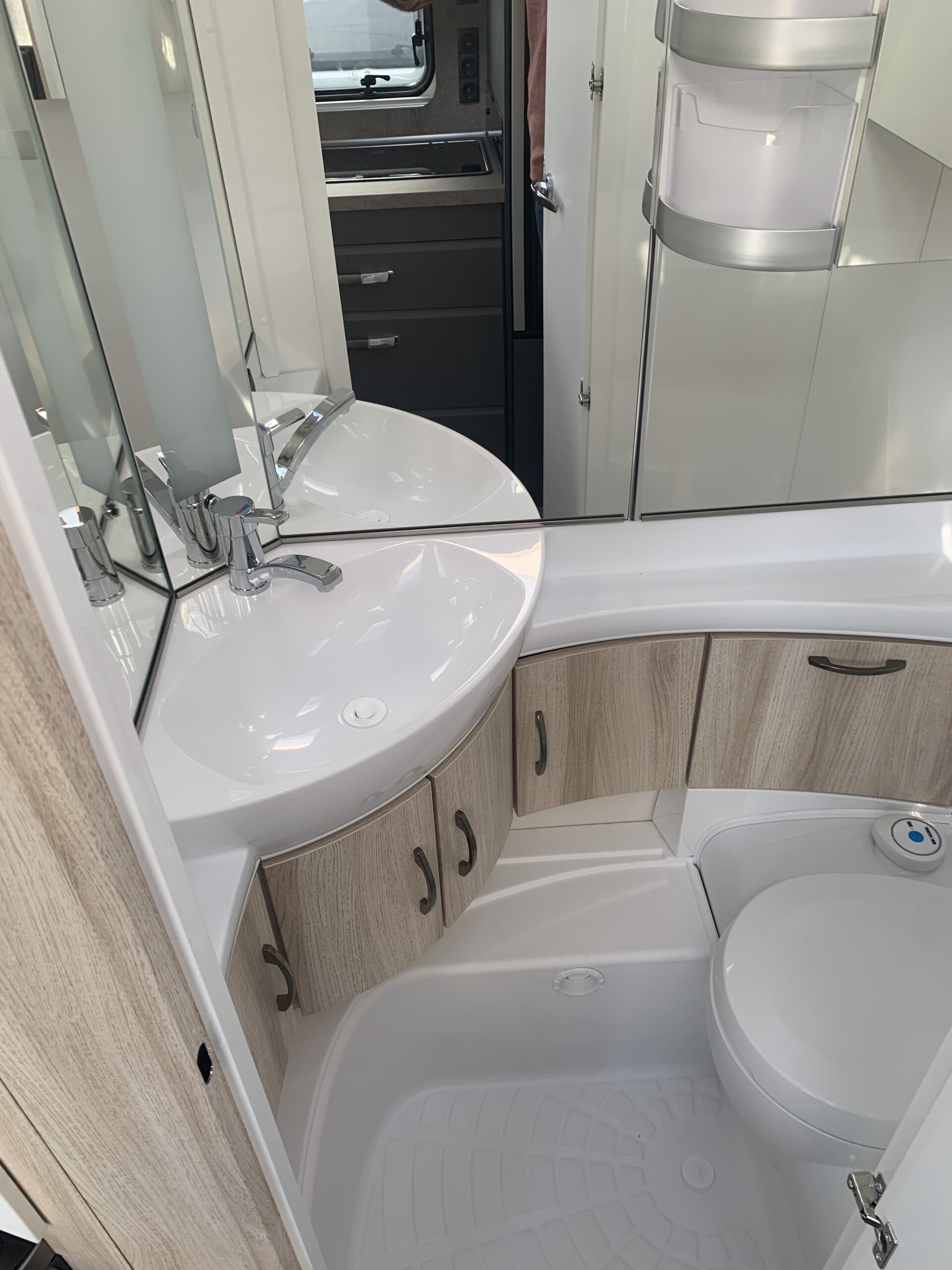 CARAVANE HOBBY 495 UL DE LUXE – Image 10