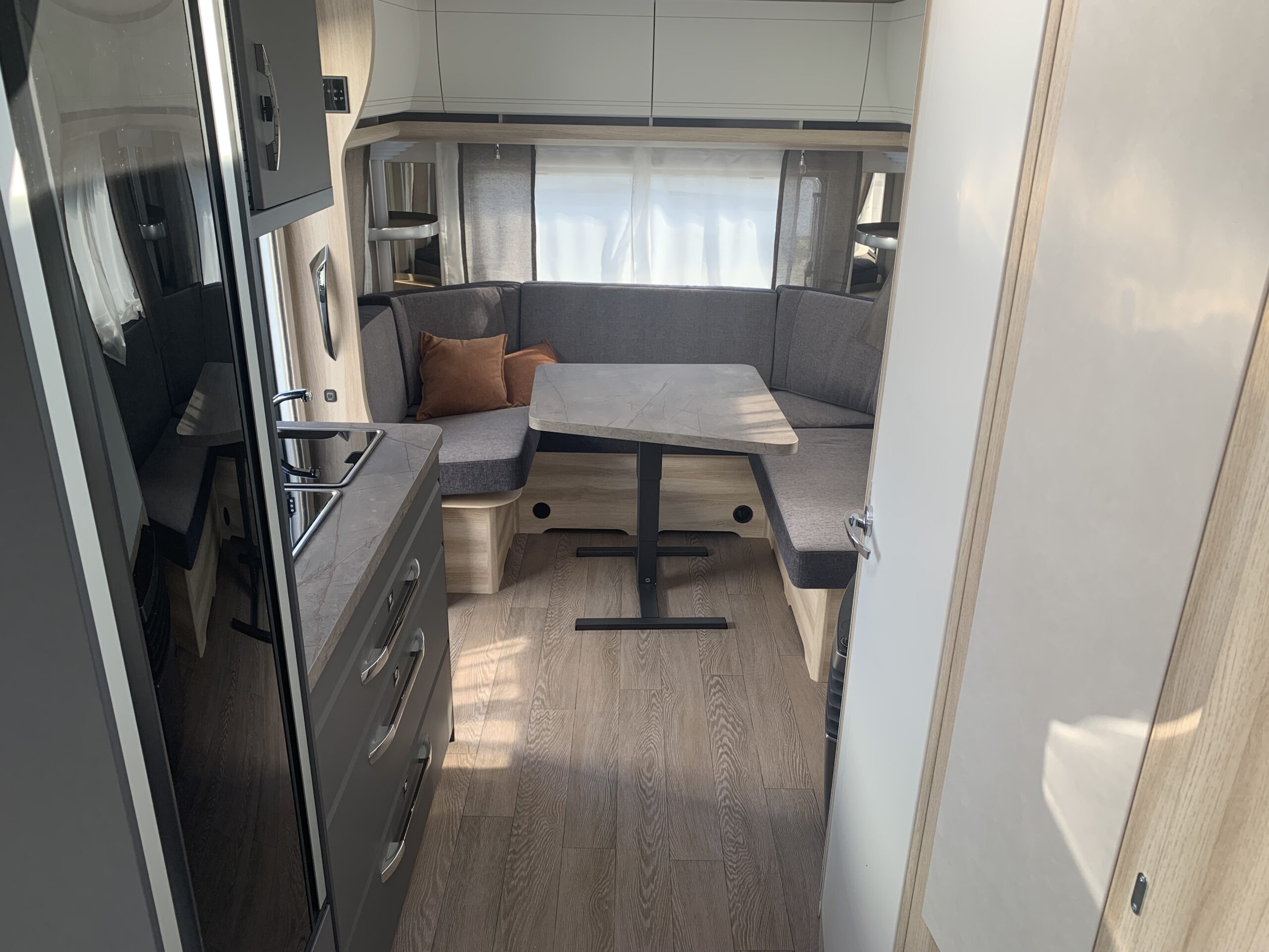 CARAVANE HOBBY 495 UL DE LUXE – Image 14